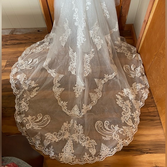 Essense of Australia D2771 - Picture 4 of 8